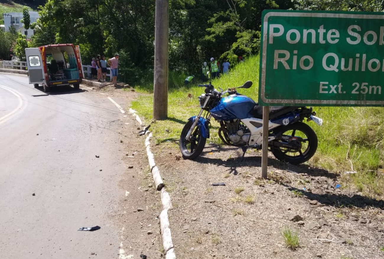 Jovem Fica Ferido Ap S Colidir Motocicleta Em Poste Lance Not Cias