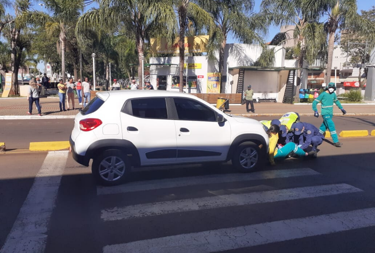 Mulher é atropelada ao atravessar em faixa de pedestres na Avenida Brasil, em Xanxerê