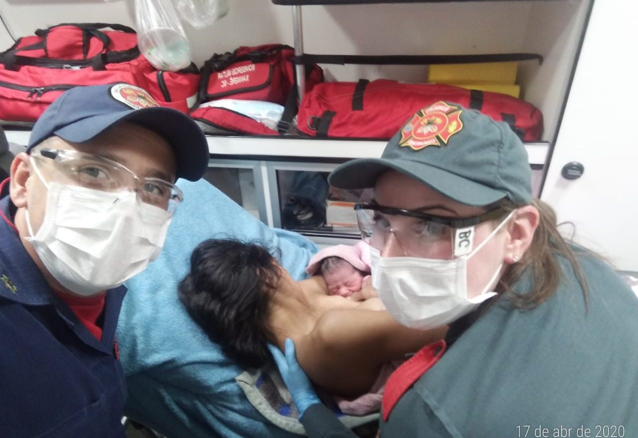 Mulher dá à luz em casa e é atendida pelos bombeiros de Xanxerê