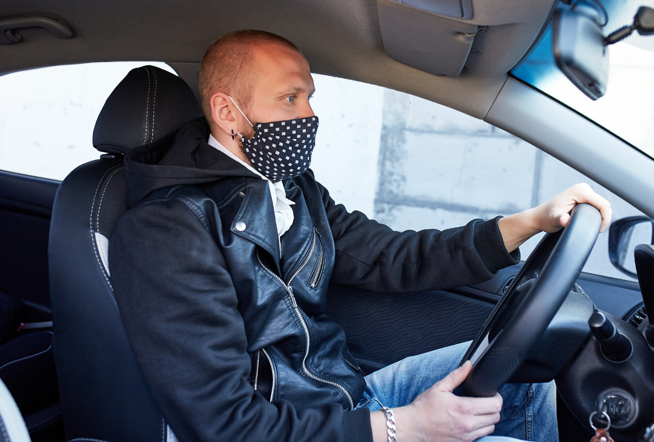 Nova mudança: uso de máscara deixa de ser obrigatório dentro dos veículos