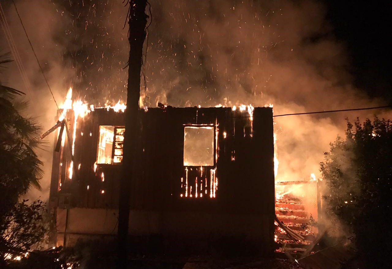Vídeo: casa é totalmente consumida por incêndio no interior de Xanxerê