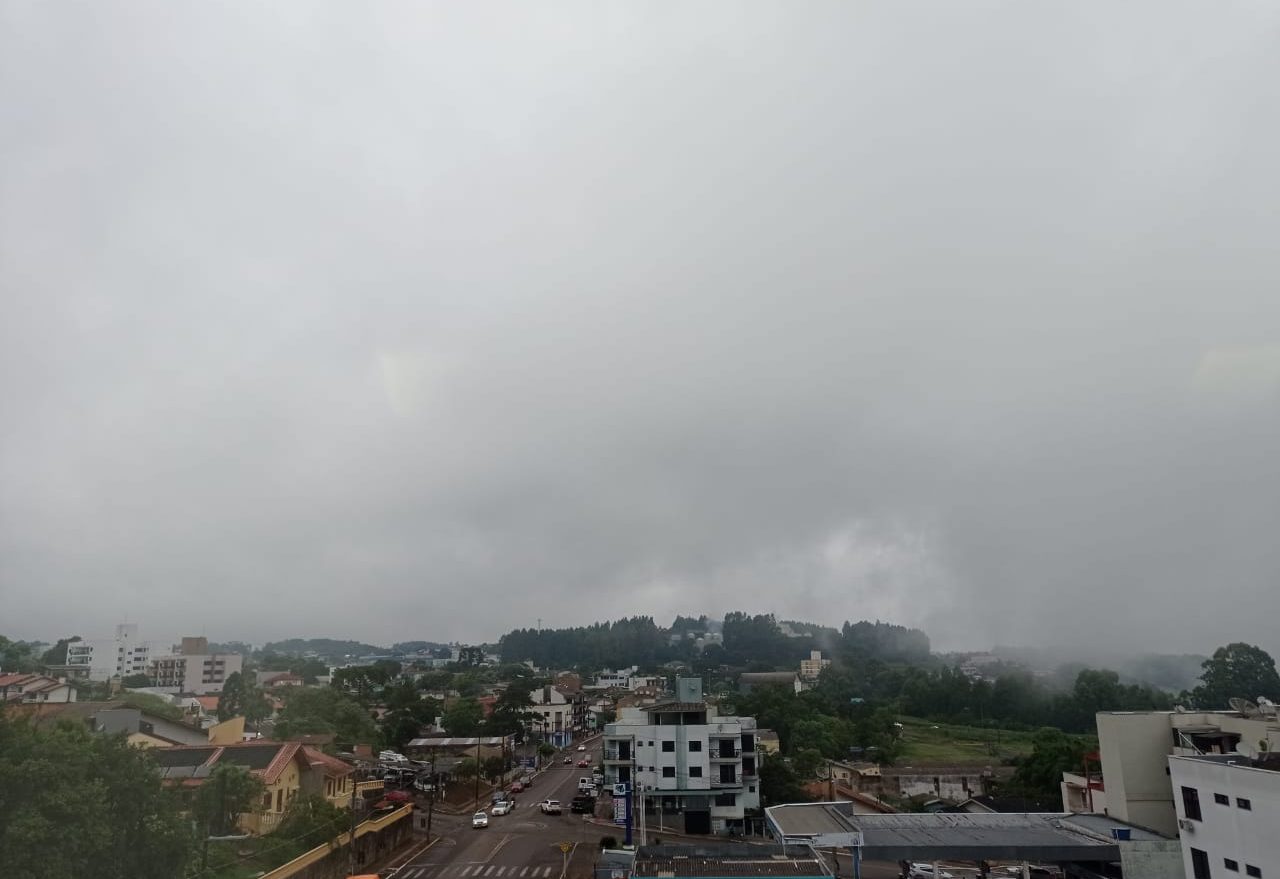 Dia com muita chuva, nesta terça-feira em Xanxerê