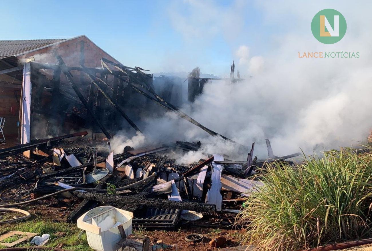 Tragédia: pai, mãe e dois filhos morrem em incêndio em residência