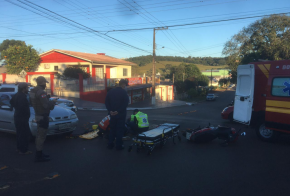 Colisão entre moto e carro no bairro Nossa Senhora de Lourdes deixa mulher ferida