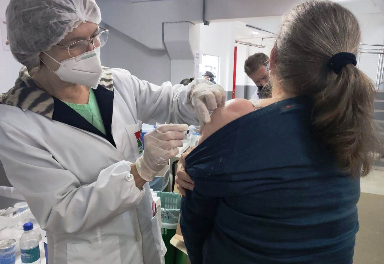 Xanxerê: aplicação da vacina contra a Covid é suspensa devido à falta de doses