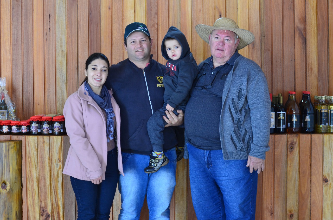 Lance no Campo: família se dedica a produção de cachaça há mais de 35 anos