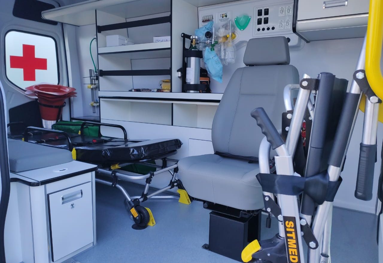 Secretaria de Saúde de Xanxerê recebe nova ambulância para transporte de pacientes