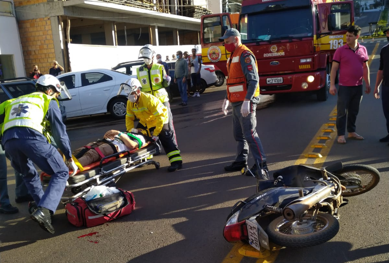 Motociclista fica ferido em acidente de trânsito