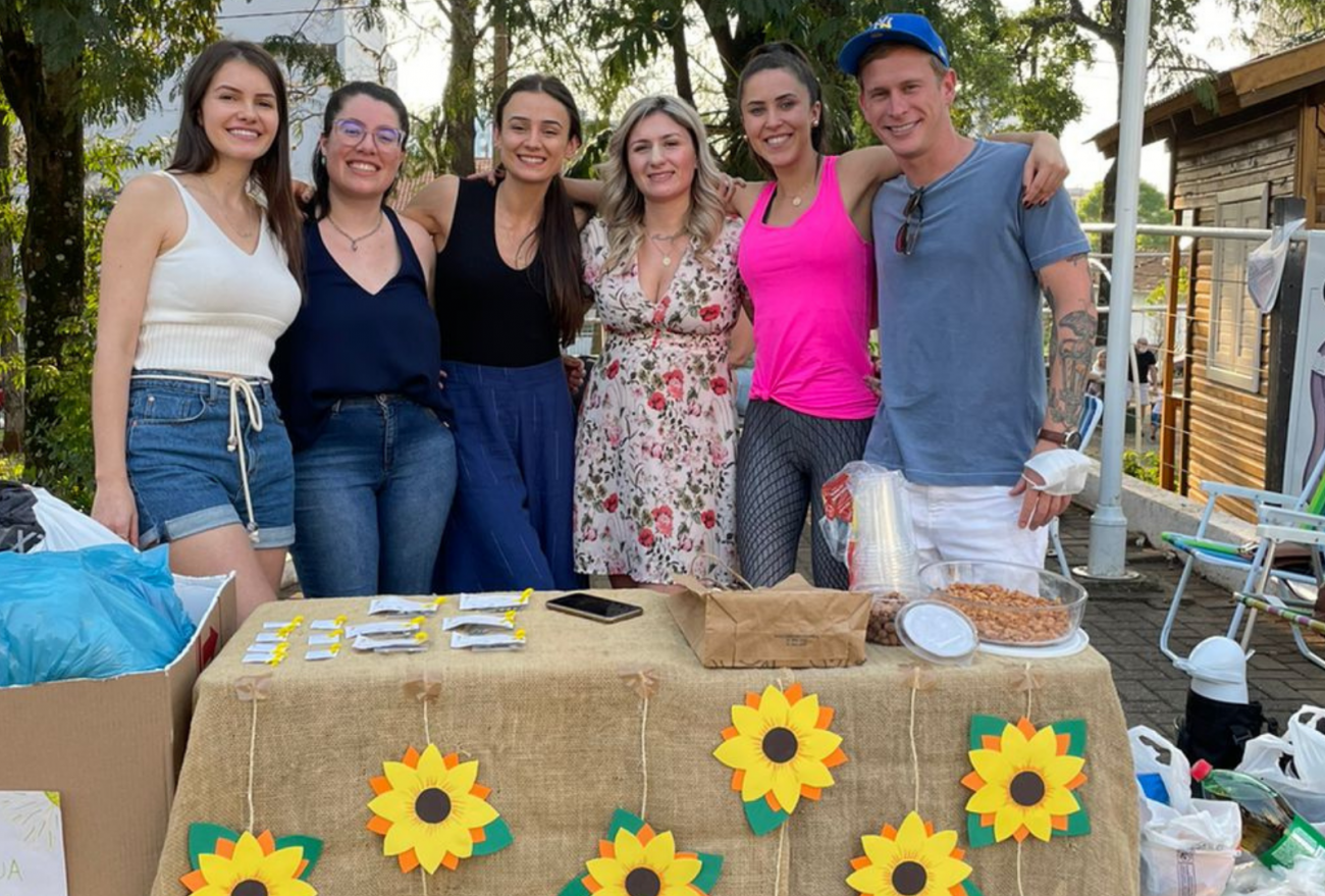 Grupo de amigos reunidos para fazer o bem, sem olhar a quem: conheça a ONG Girassol