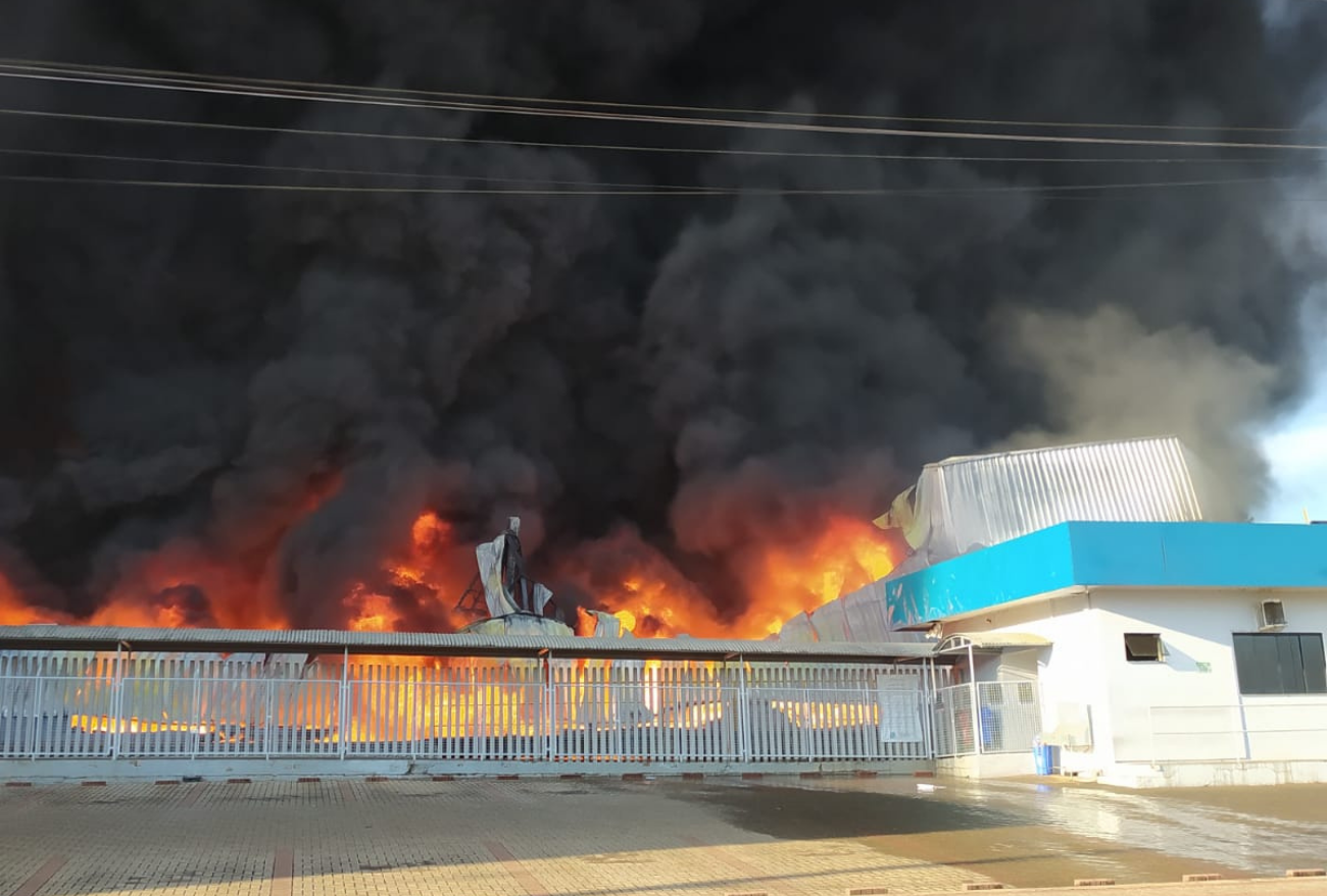 Corpo de Bombeiros confirma sete vítimas em incêndio na Rafitec Propex