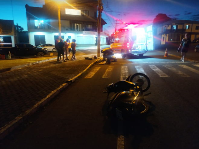 Motociclista fica ferido após queda, em São Domingos