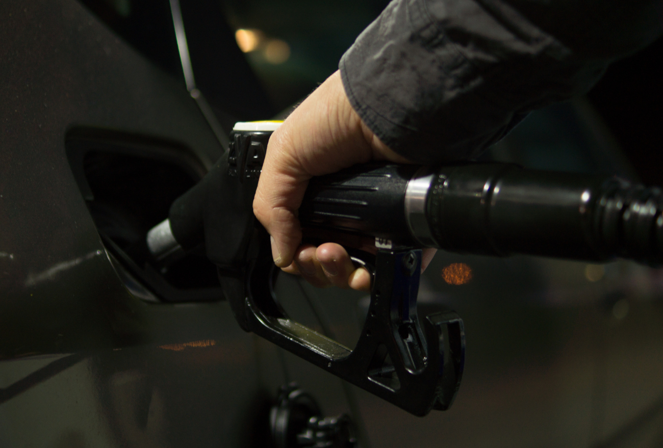 Petrobras anuncia redução do preço da gasolina em 3% para distribuidoras