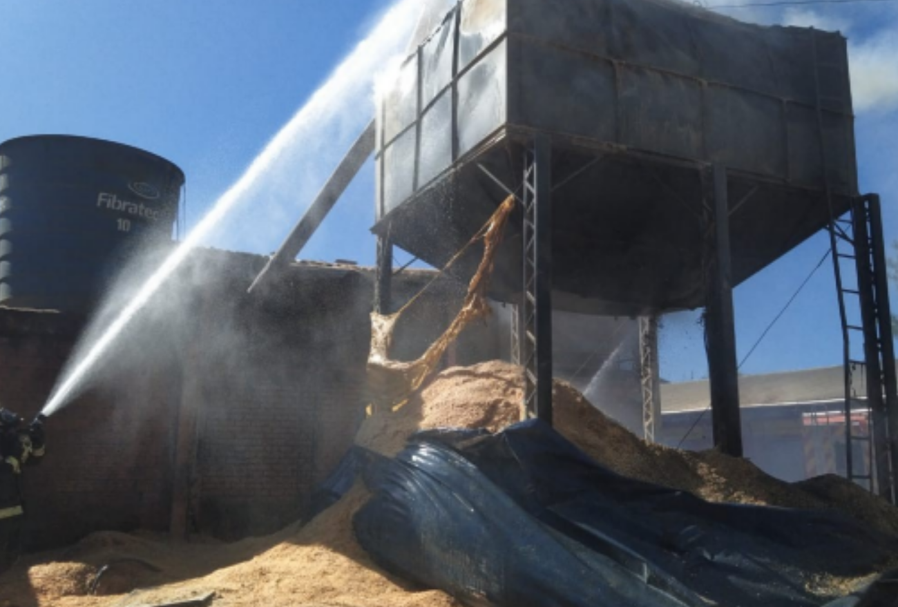 Incêndio em silo de maravalha é registrado nesta sexta-feira (20)