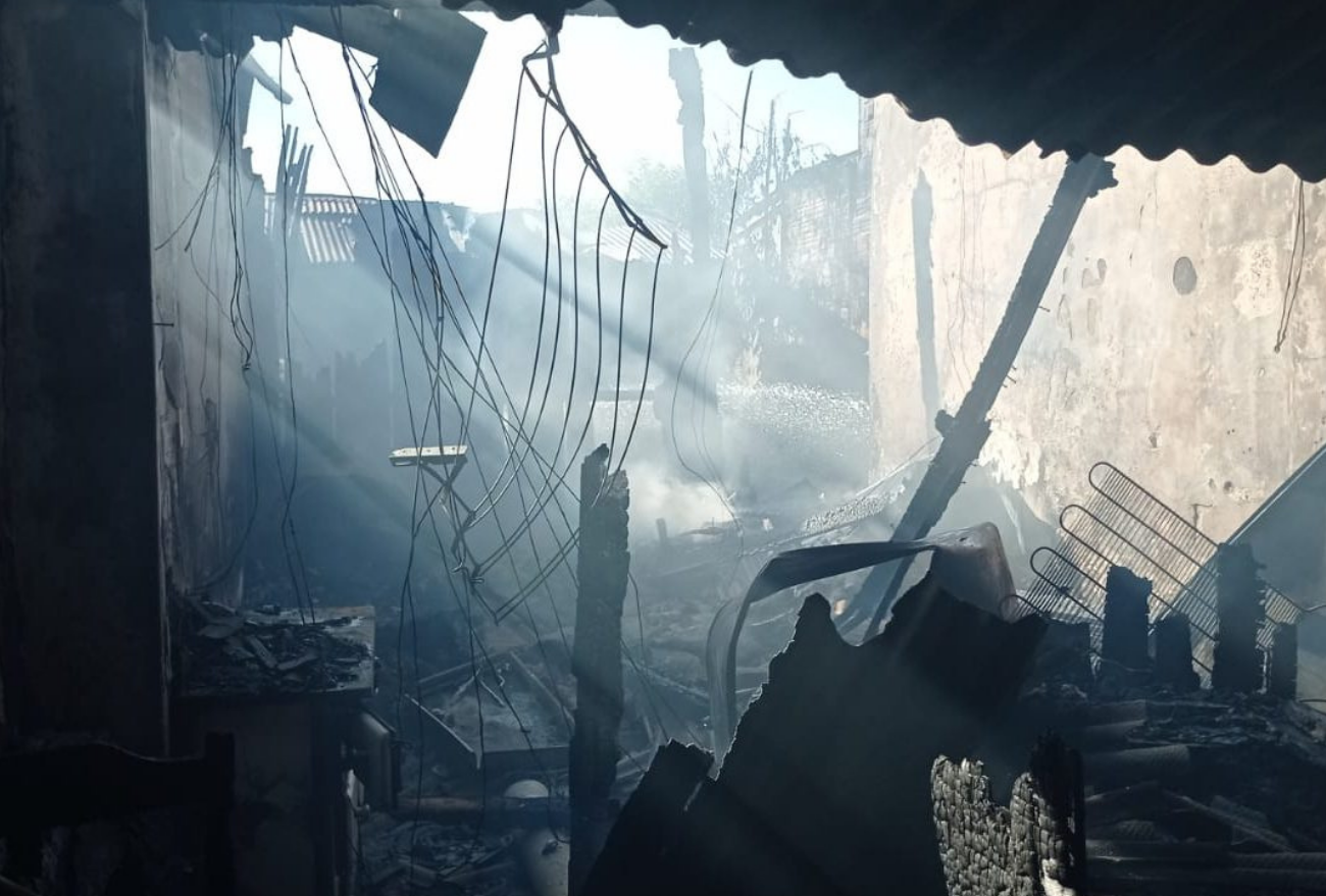 Família que teve casa incendiada no Vila União pede ajuda para reconstruir