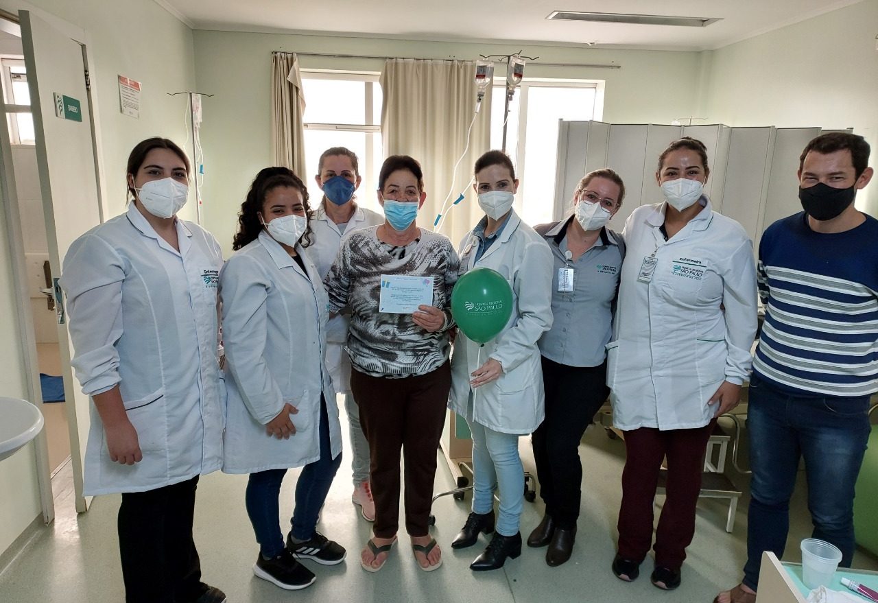 Paciente internada no hospital de Xanxerê é surpreendida no dia do seu aniversário