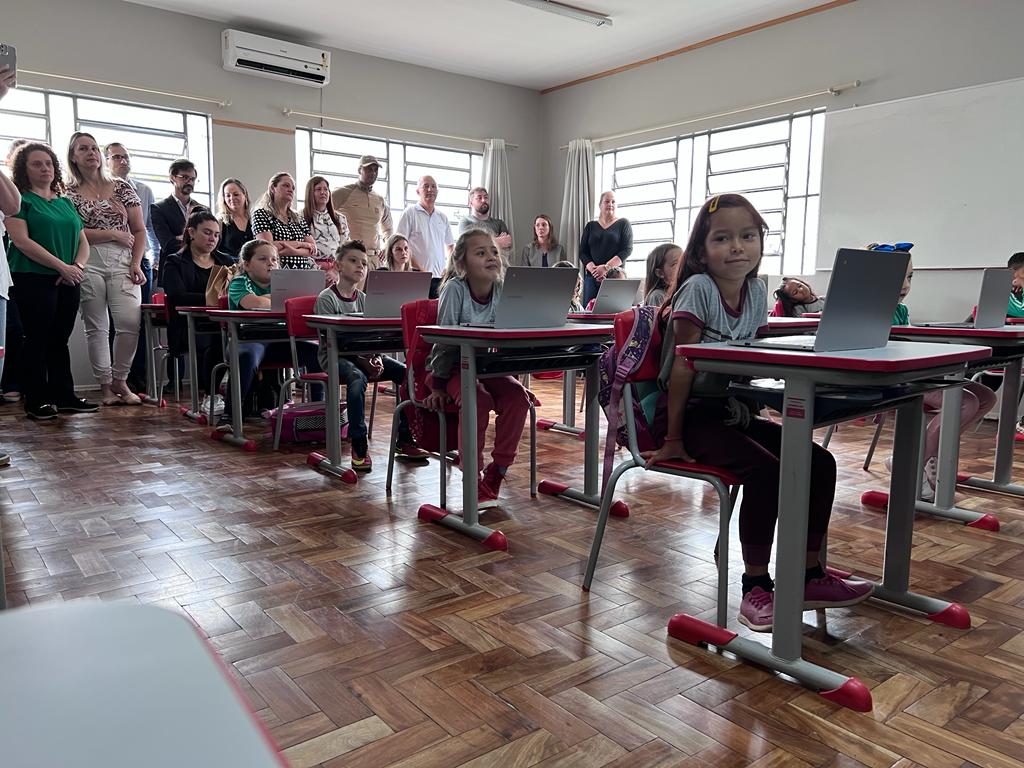 Prefeitura de Xanxerê investe mais de R$ 3,2 milhões para inclusão de tecnologia em sala de aula