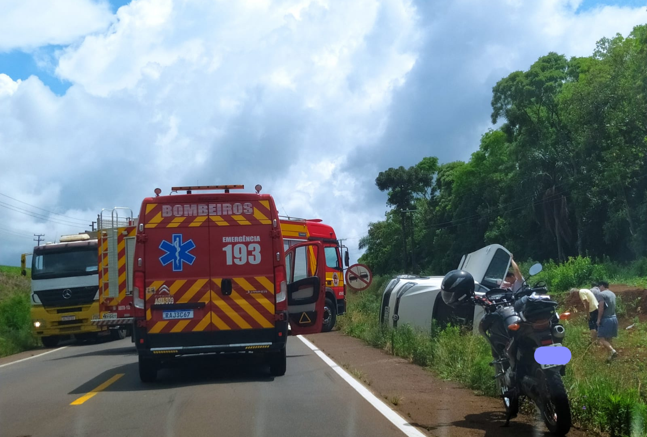 Veículo saí de pista e capota na SC – 480 entre Bom Jesus e Xanxerê