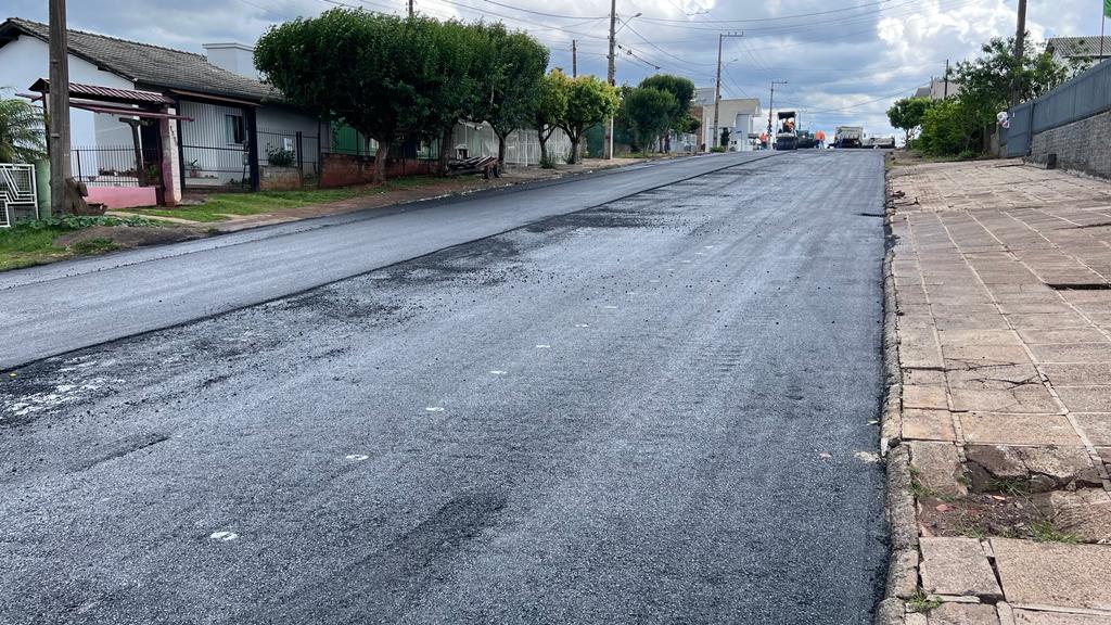 Prefeitura de Xanxerê está pavimentando rua Marechal Deodoro