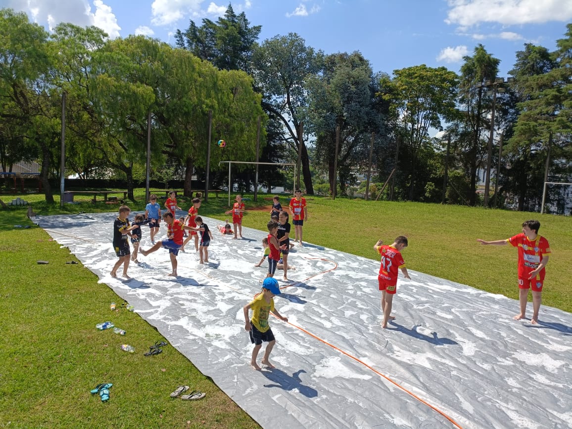 Escolinha Desportiva La Salle está com matrículas abertas para meninas e meninos