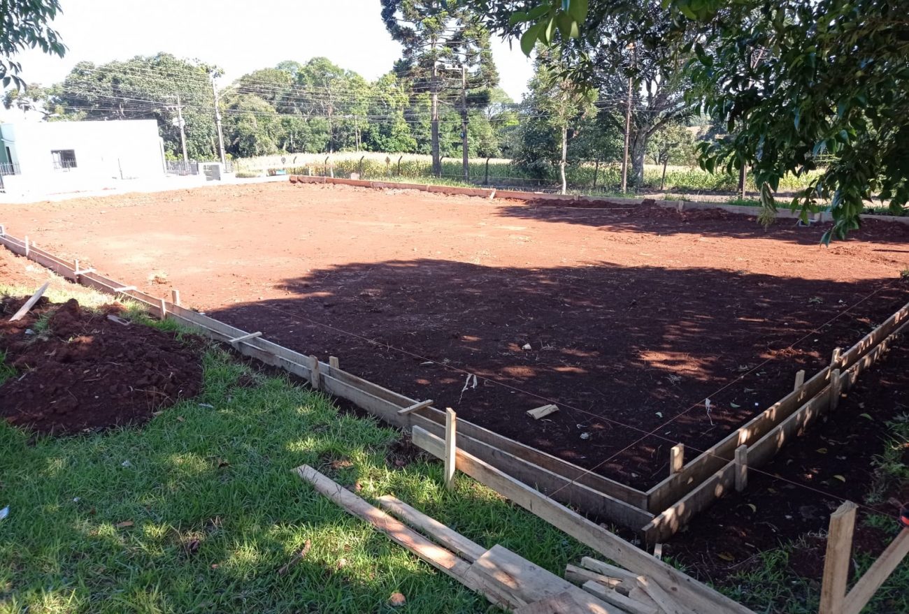 Prefeitura de Xanxerê constrói quadra de areia no Castelo Branco