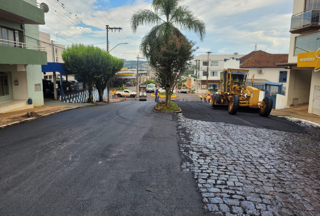 Prefeitura de Xanxerê dá início à pavimentação na rua General Osório