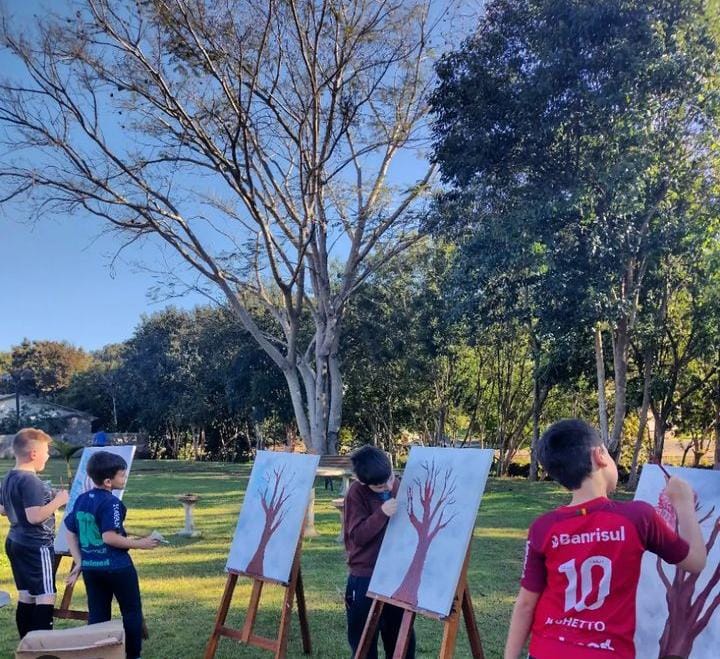 Formada em artes visuais, xanxerense ministra aulas ao âmbito cultural em municípios do Oeste