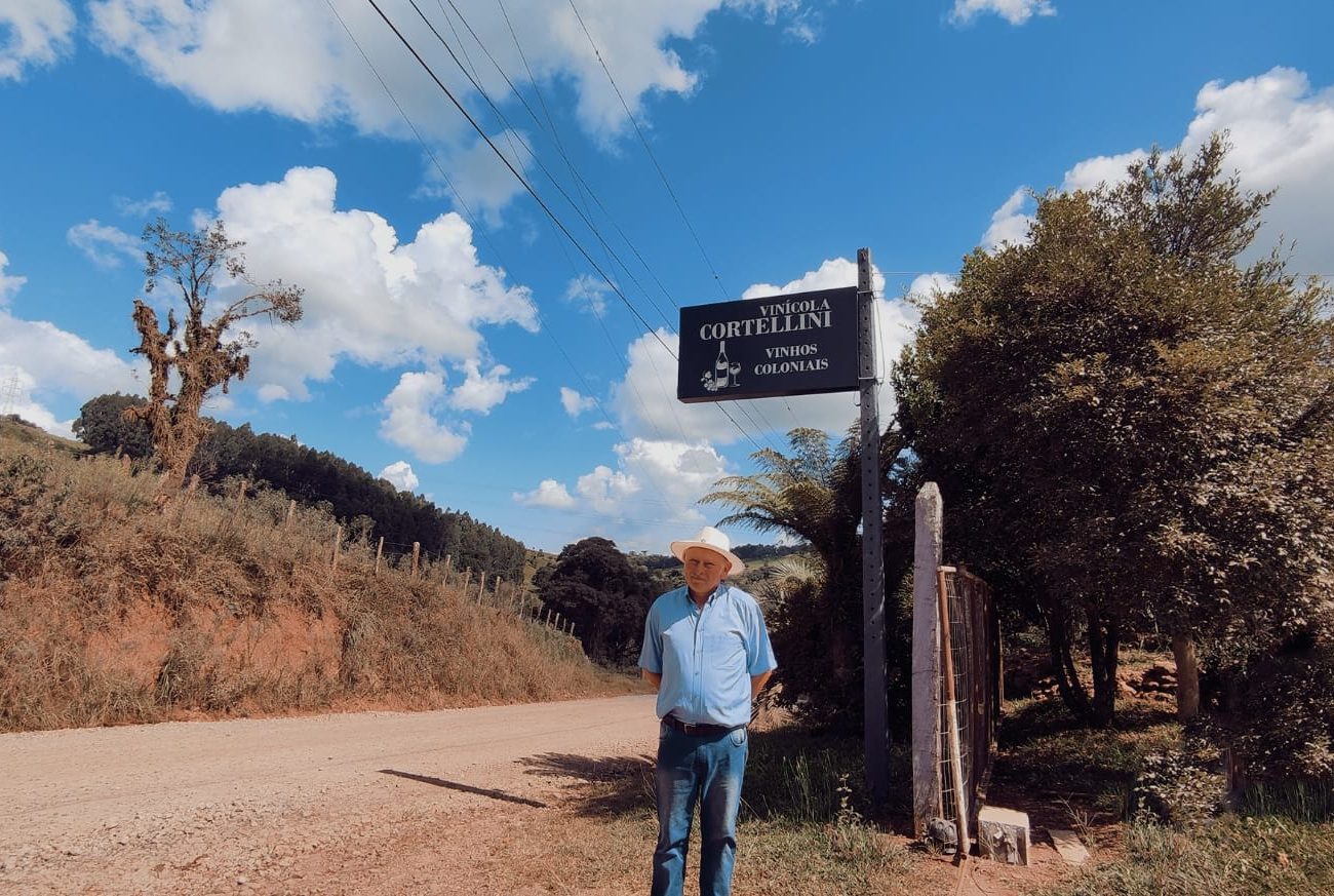 Lance no Campo: há mais de 40 anos produzindo vinho, idoso de 70 anos realiza sonho com legalização de vinícola