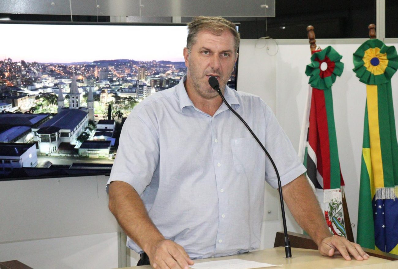 Vereador Sidão pede rotatório próximo a Escola Augusto Colatto