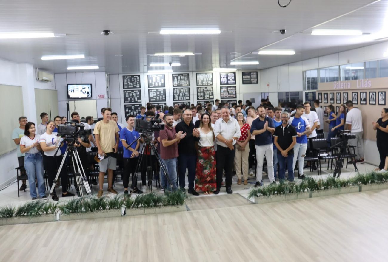 EEB Costa e Silva é homenageada na Câmara Municipal de Xanxerê