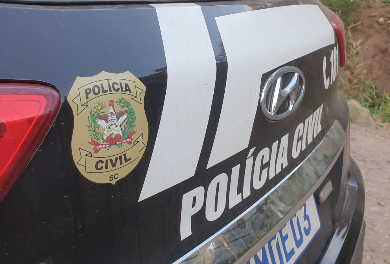 Polícia Civil cumpre três mandados de busca e apreensão