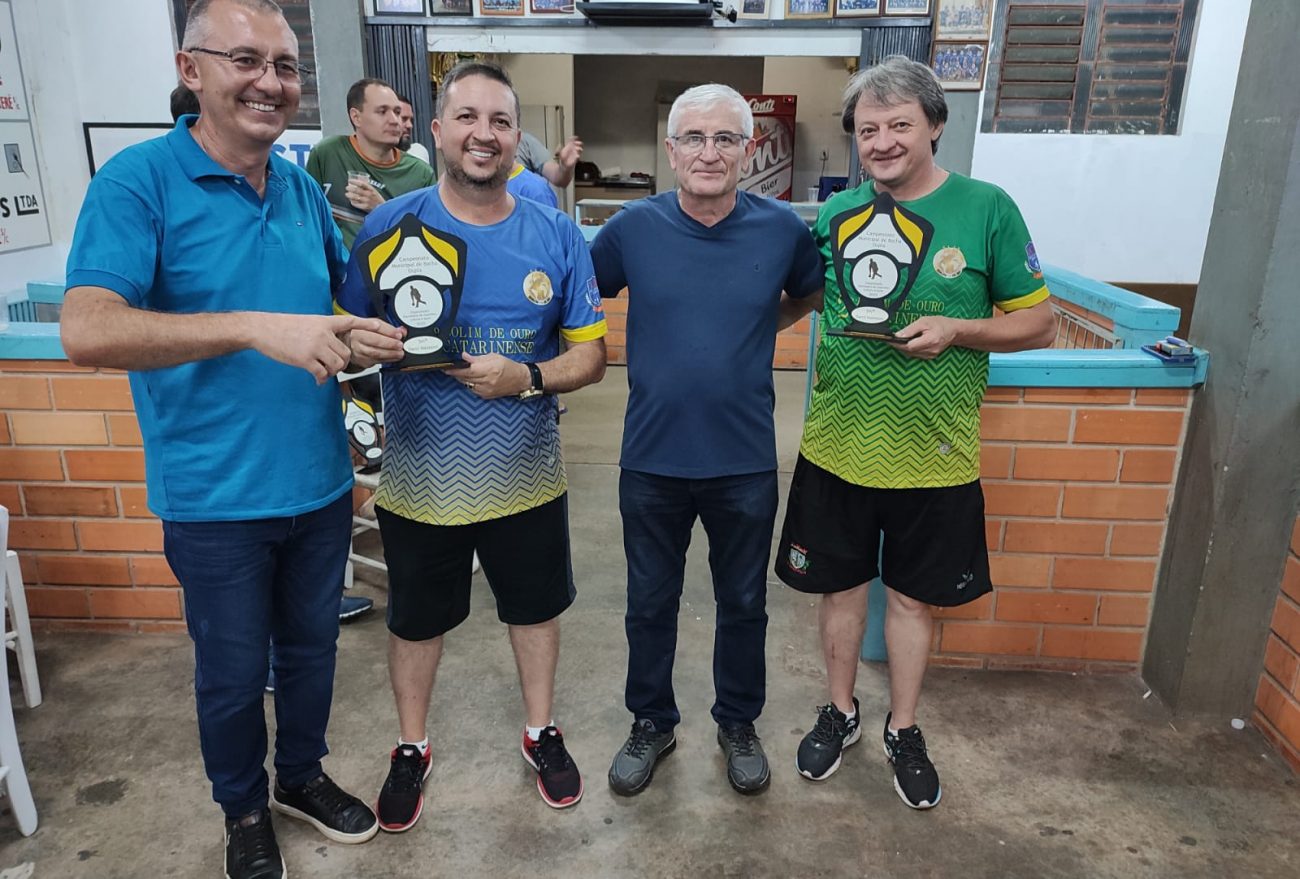 Adair Alves e Lirio Pierog vencem Campeonato Municipal de Bocha de Duplas