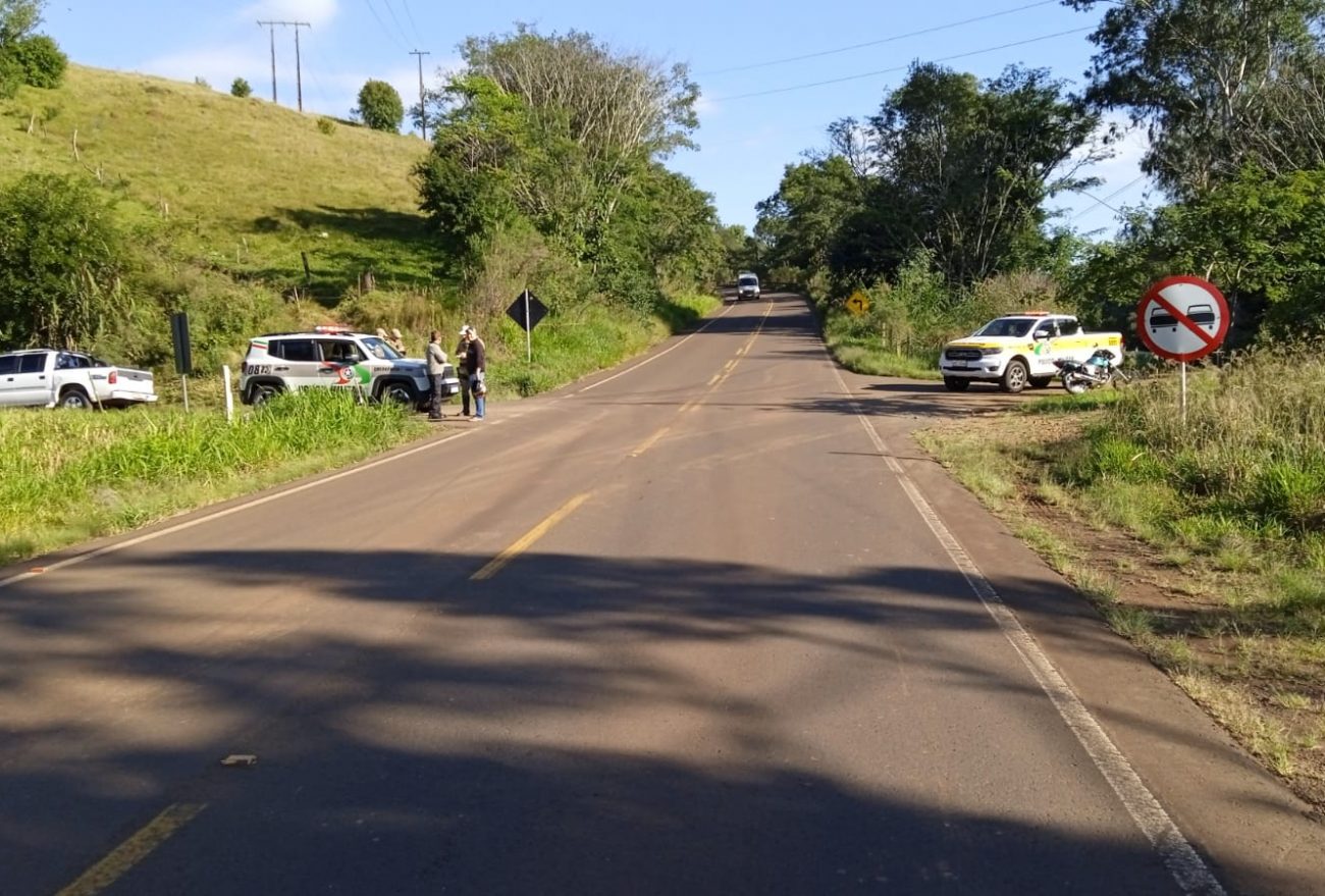 Colisão entre moto e caminhonete deixa vítima ferida no Oeste