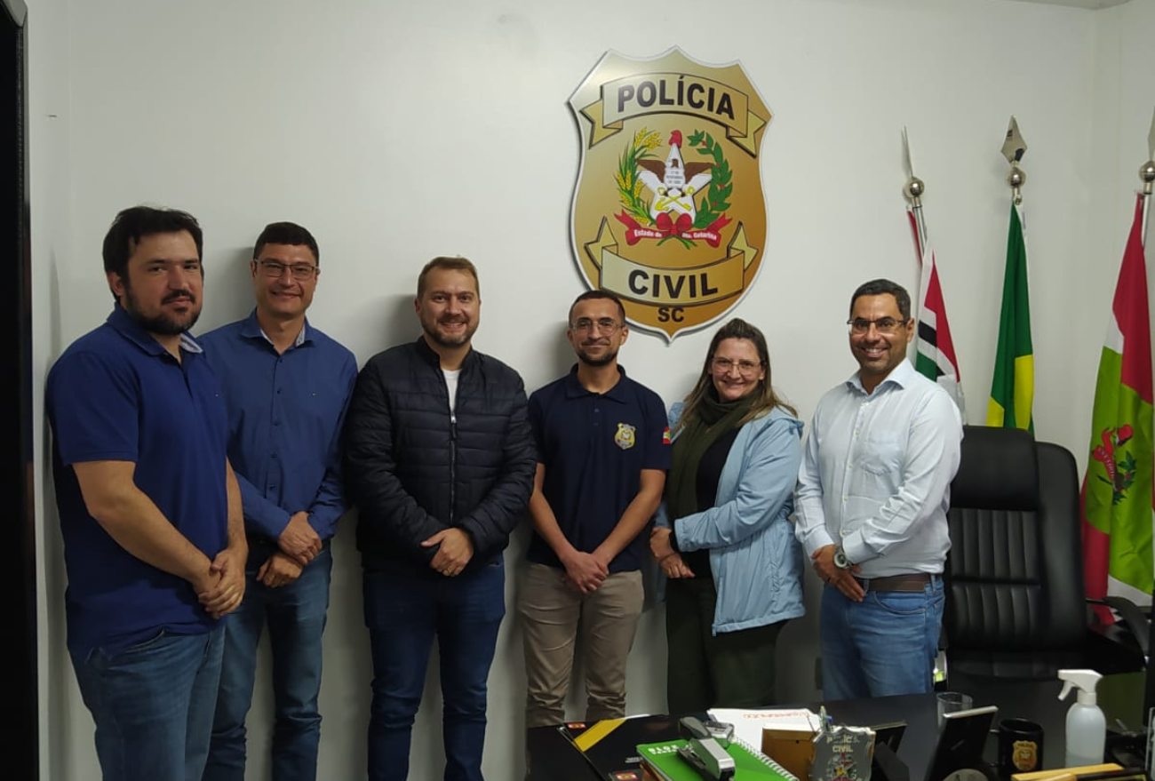 Representantes da polícia científica visitam delegacia regional de Xanxerê