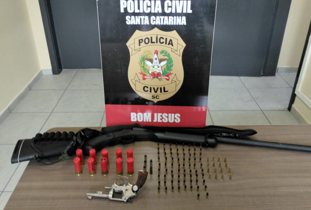 Polícia Civil de Bom Jesus cumpre mandado de busca e apreende duas armas de fogo e munições