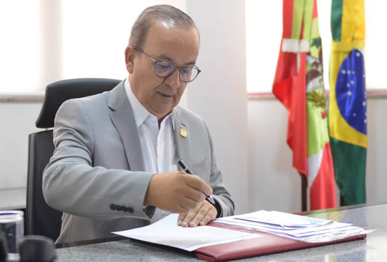 Governador Jorginho Mello se compromete com a segurança em escolas estaduais