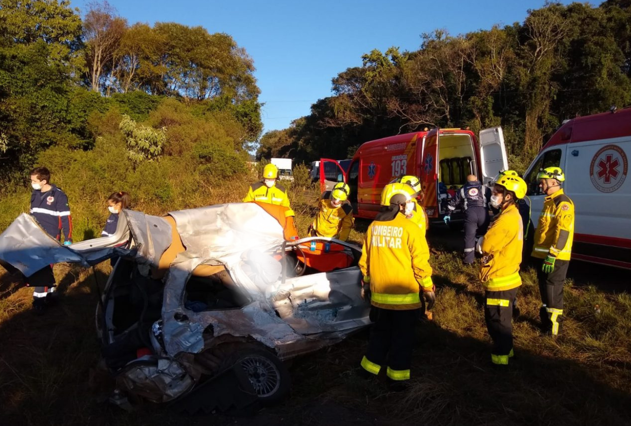 Grave acidente deixa duas pessoas mortas na BR-282, em Chapecó