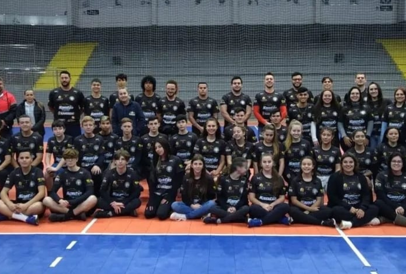 Comissão Organizadora de Handebol de Xanxerê organiza entrega de uniformes