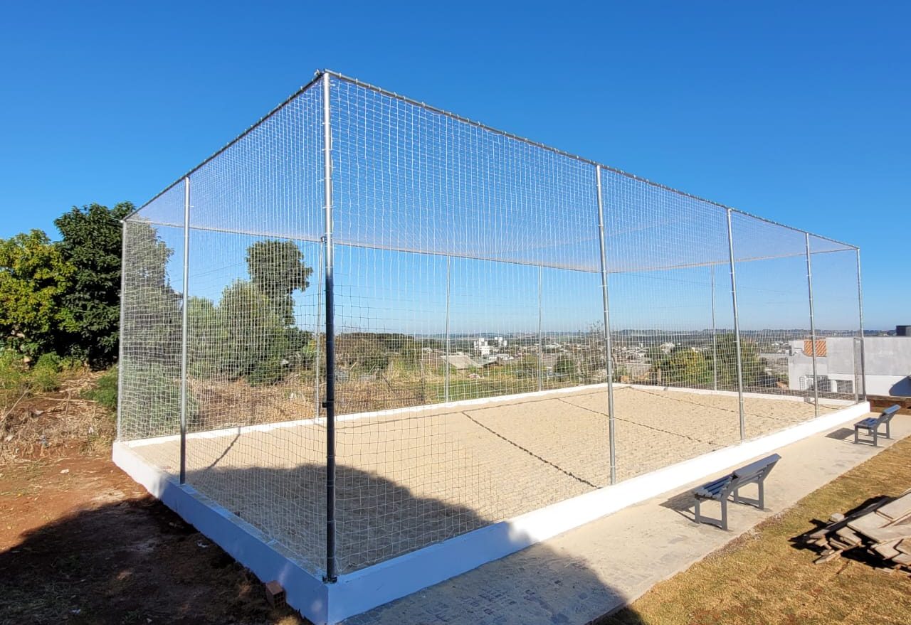 Quadras de areia estão sendo finalizadas no Bela Vista e Castelo Branco