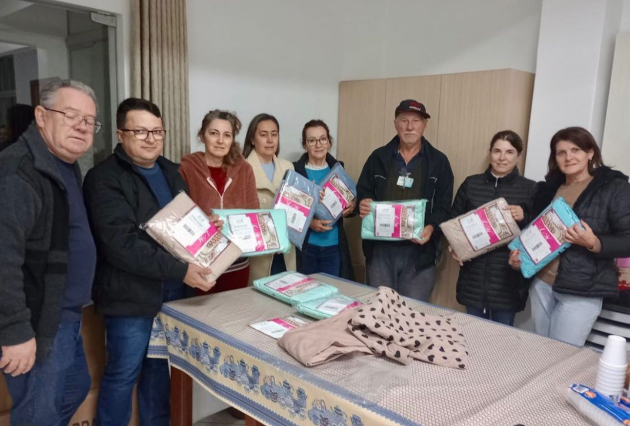 Lions Clube Inovação: Entrega de roupas de cama para a casa de acolhida Santa Bernarda de Xanxerê