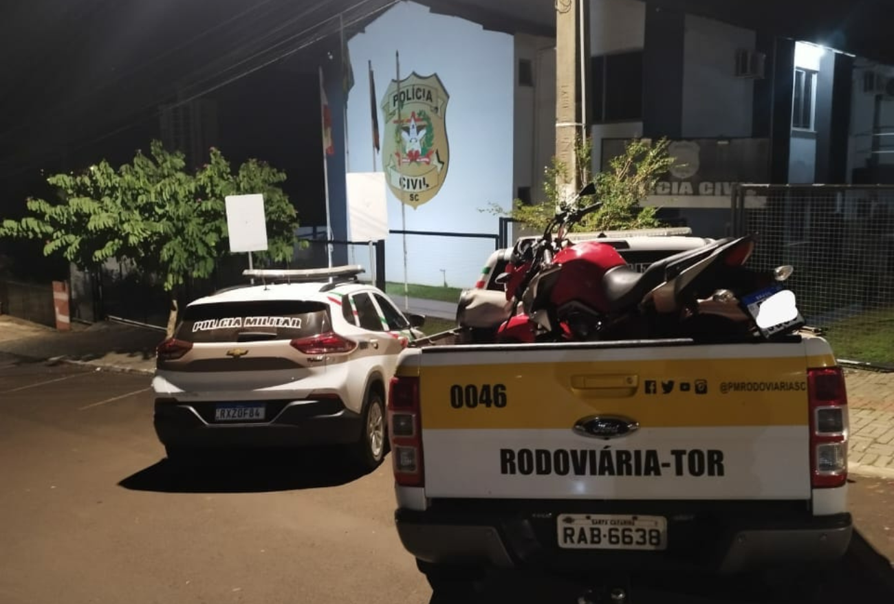 Polícia Militar recupera motocicleta furtada e detém autor do crime