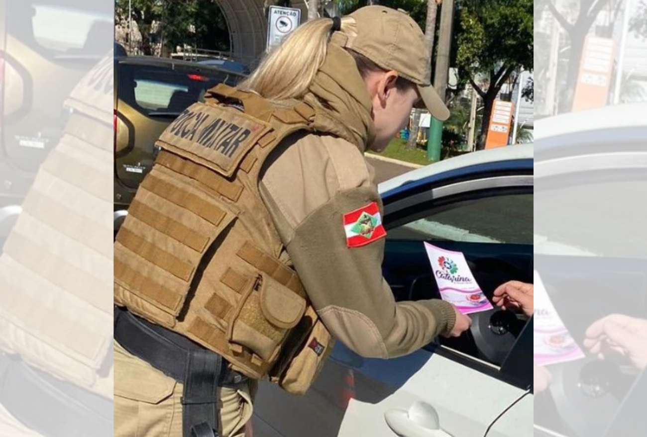 Polícia Militar realiza evento de conscientização sobre a campanha Agosto Lilás