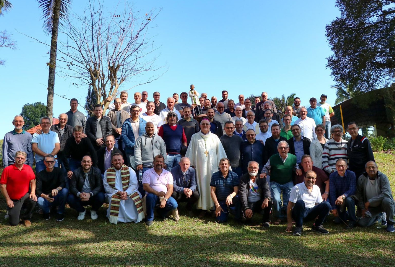 Dia do Padre: celebrando a fé e o serviço abnegado a Deus e aos fiéis