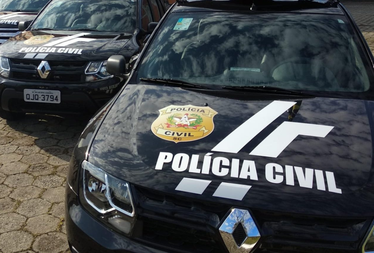Polícia Civil de Ponte Serrada cumpre dois mandados de prisão em razão de investigação que apura o crime de roubo