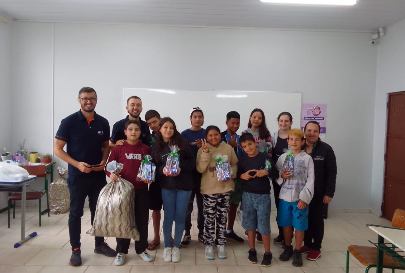 JCI Xanxerê Promove Projeto Oratória nas Escolas para Crianças do Bairro Santa Cruz